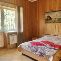 Комната эконом с видом на р.Никитинку (общие удобства)