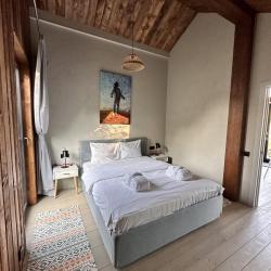 Фото Отель BarnHouse Village (БарнХаус Виллэдж)