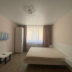 Фото Апартаменты на улице Романтиков 20