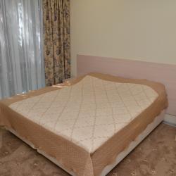 4-местный номер люкс с 2 двуспальными кроватями