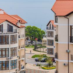 Фото Отель LetoApart (ЛетоАпарт) на улице Крымская 22 корпус 12