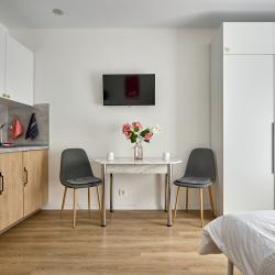 Апартаменты студия Каштановая 9