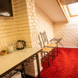 Номер стандарт с 1 двуспальной кроватью (мансарда)