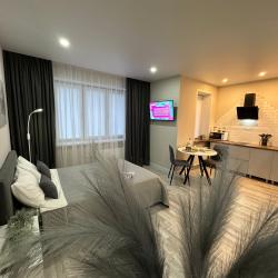 Фото Апартаменты на улице Короленко 7