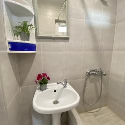 Комната эконом с 2 односпальными кроватями 2 этаж (общие удобства)