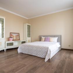фото 1 LovelyHome 39 (ЛавлиХоум 39) на улице Белинского 42