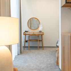 Номер полулюкс с 1 двуспальной кроватью и диваном