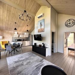 Фото Отель BarnHouse Village (БарнХаус Виллэдж)