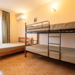 4-местный 1-комнатный номер улучшенный семейный с 1 двуспальной кроватью