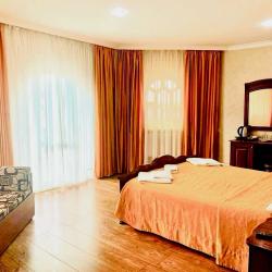 Номер люкс с 1 двуспальной кроватью