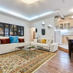 Фото Отель FlatStay Кирилловская 22| 3шка с просторной гостиной на 8 человек в центре