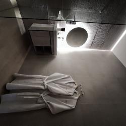 Номер люкс улучшенный с 1 двуспальной кроватью