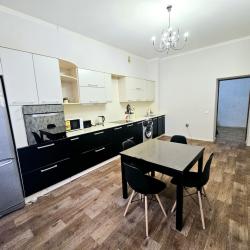 Фото Апартаменты на улице Адоратского 1