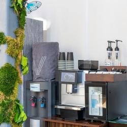 Фото V hotel & Rooftop lounge (В отель)