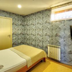 Номер стандарт эконом с 1 двуспальной кроватью