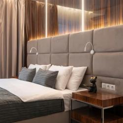 Фото V hotel & Rooftop lounge (В отель)