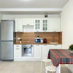 Фото Апартаменты в микрорайоне Парковый 1 корпус 1
