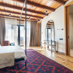 Номер люкс с 1 двуспальной кроватью, ванной и французским балконом