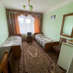 Кровать в 2-местном общем номере стандарт (общие удобства)