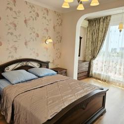 Фото Отель Просторная трехкомнатная квартира с видом на море!