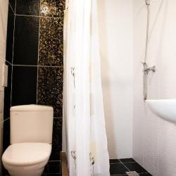 2-комнатный номер люкс с 1 двуспальной кроватью и балконом