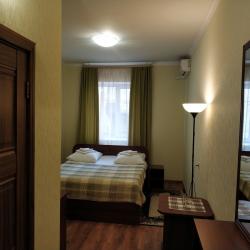 Номер стандарт с 1 двуспальной кроватью