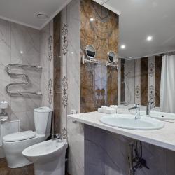 Номер люкс комфорт с 1 двуспальной кроватью