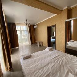 Номер люкс с 2 двуспальными кроватями