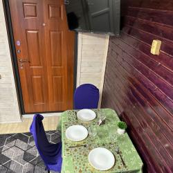 Номер улучшенный с 1 двуспальной кроватью и 1 двухъярусной кроватью