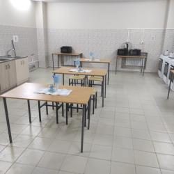 Кровать в 6-местном общем номере