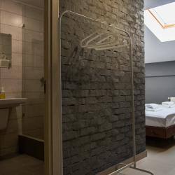 Номер студия с 1 двуспальной кроватью (мансарда)