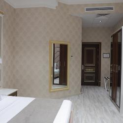 Номер делюкс с 1 двуспальной кроватью (с завтраком)