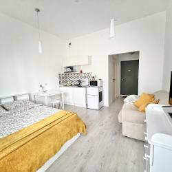 Фото Отель LikeHomeAparts (ЛайкХоумАпартс) на проспекте Строителей