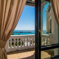 Фото Отель Villa Elena Hotel & Residences (Вилла Елена)