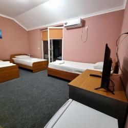 Комната комфорт с 3 односпальными кроватями