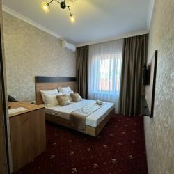 Номер стандарт с 1 двуспальной кроватью