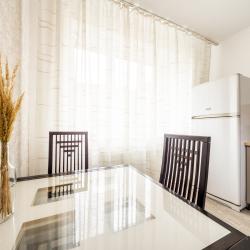 Фото Апартаменты на улице Алексеева 107