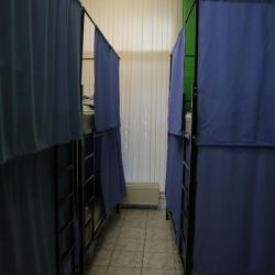 Кровать в общем  номере  с 3-двухъярусными кроватями