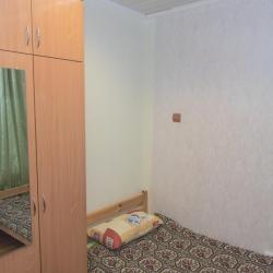 Кровать в 4-местном общем женском номере