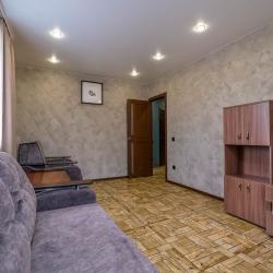 Фото Отель В гости на улице Челюскинцев 14/1