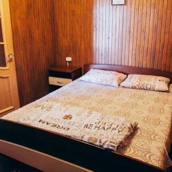 Номер стандарт с 1 двуспальной кроватью
