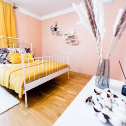Фото Апартаменты Комфорт на улице Бутлерова 29