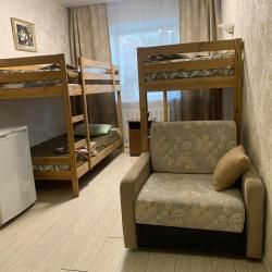 Номер стандарт семейный с 1 двуспальной кроватью и 1 двухъярусной кроватью