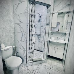 4-местный номер комфорт с 2 односпальными и 1 двуспальной кроватью