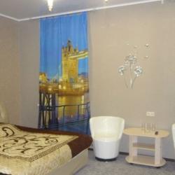 Номер полулюкс с 1 двуспальной кроватью