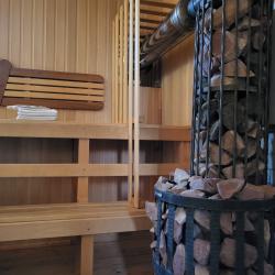 2-комнатный коттедж премиум с 3 односпальными и 1 двуспальной кроватью (мансарда)