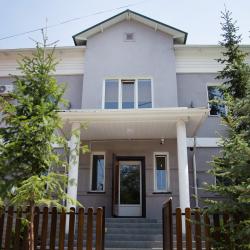 Номер улучшенный с 1 односпальной и 1 двуспальной кроватью