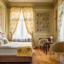 2-комнатный номер полулюкс с 1 двуспальной кроватью