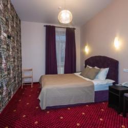 Номер стандарт с 1 двуспальной кроватью