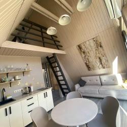 Коттедж стандарт с 1 двуспальной кроватью и диваном